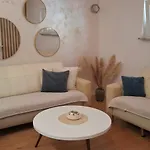 No 13 Apartmán *
