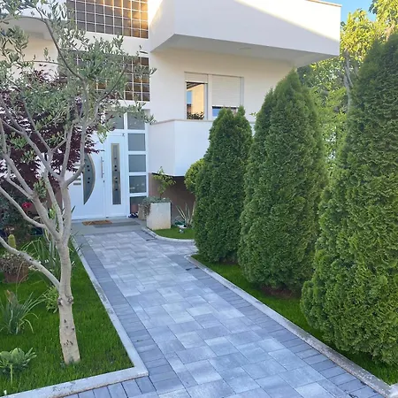 Apartment No 13