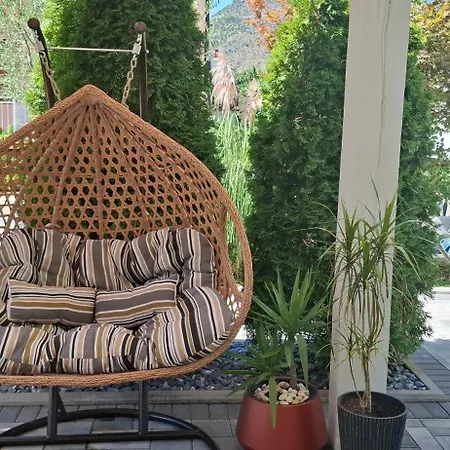 アパート No 13 *